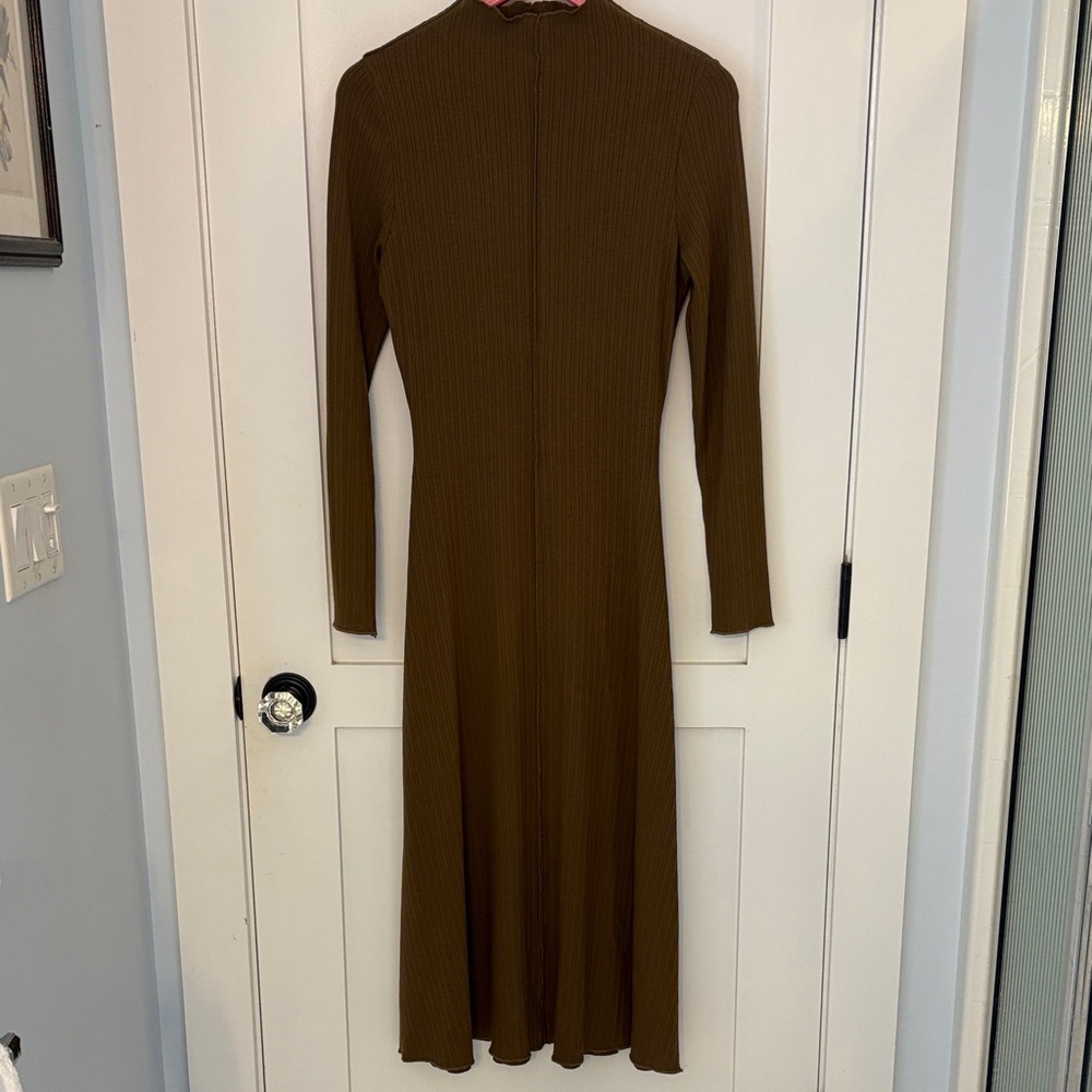 Roolee Chocolate Long Sleeve Dress
Never worn